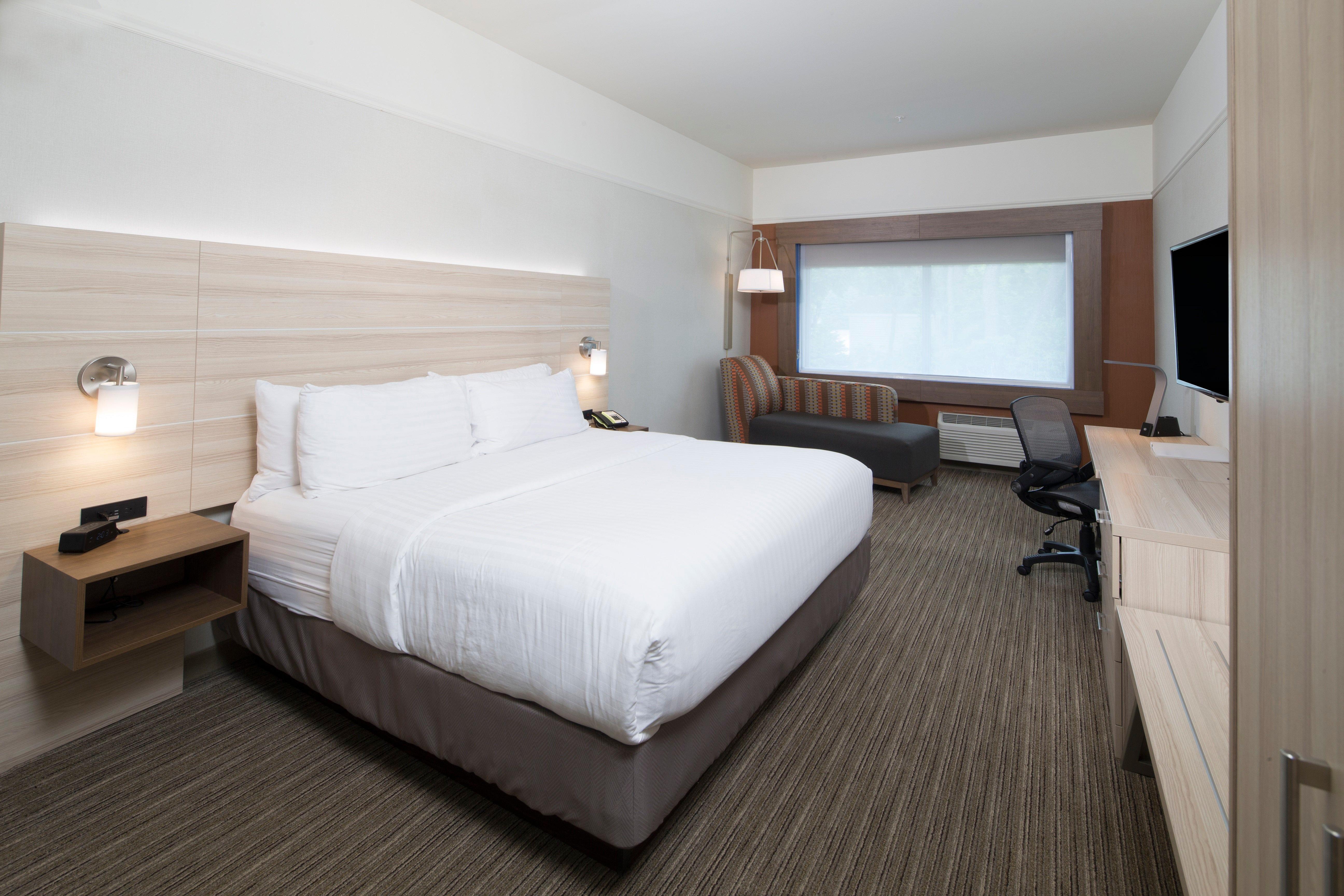 Holiday Express & - By Ihg Hotel 3*