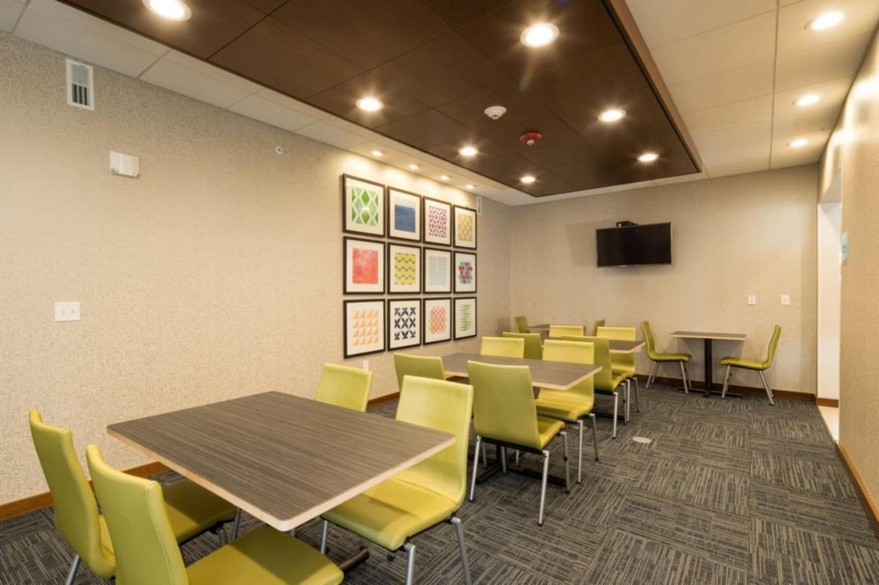 Express & - Michigan By Ihg Hotel 3*